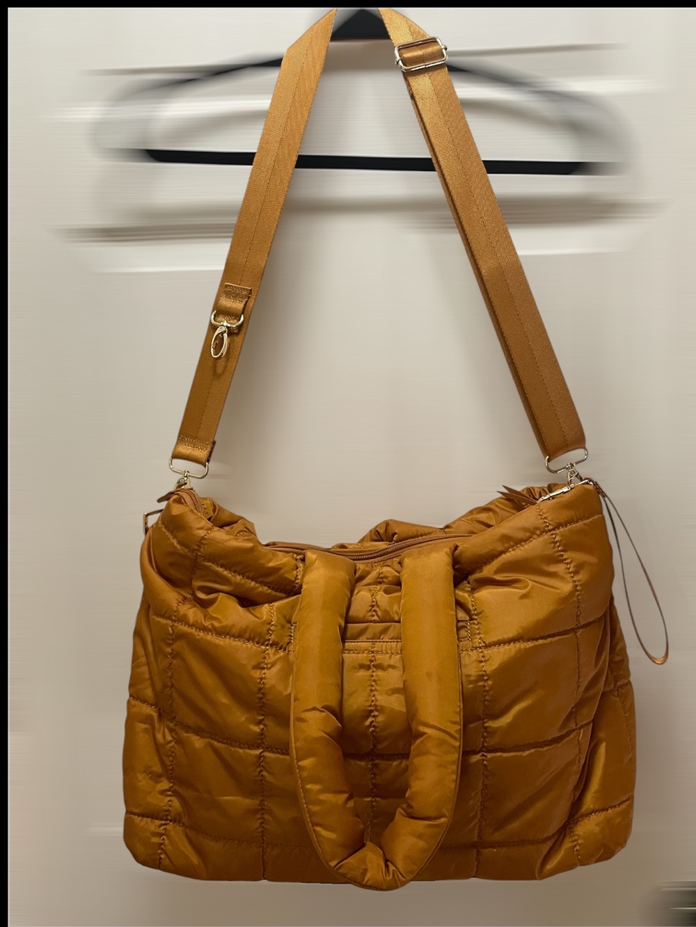 Isaac Mizrahi Quilted Puffer Shoulder & Crossbody Travel Bag in Tan